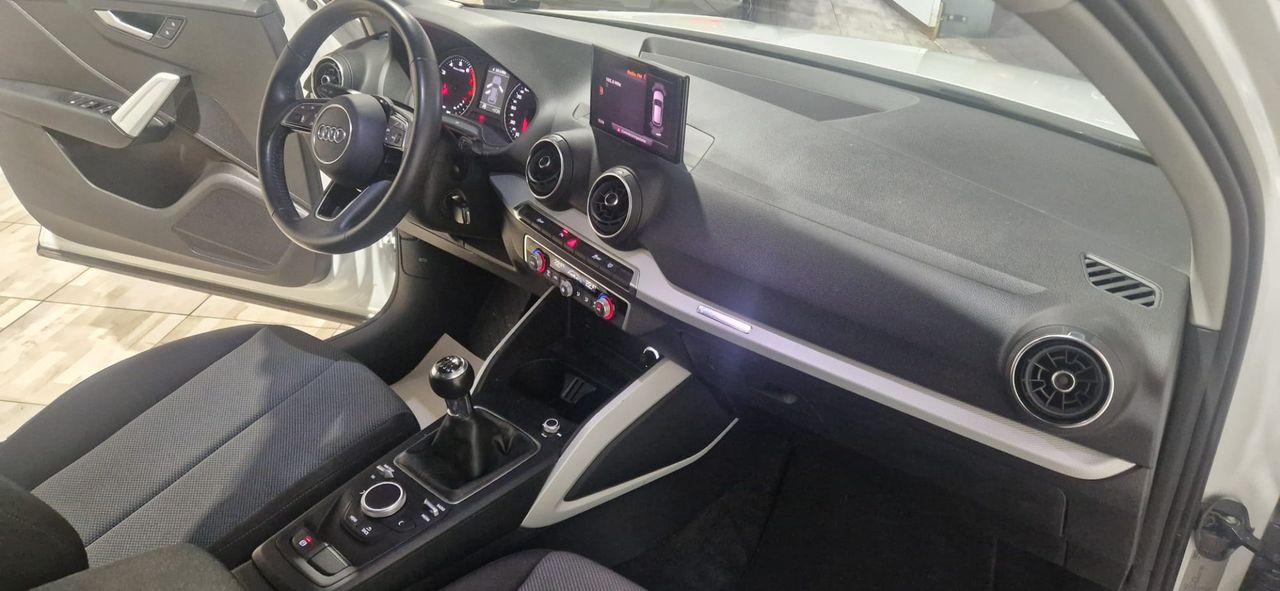 Audi Q2 30 TFSI BLACK EDITION - Foto 13