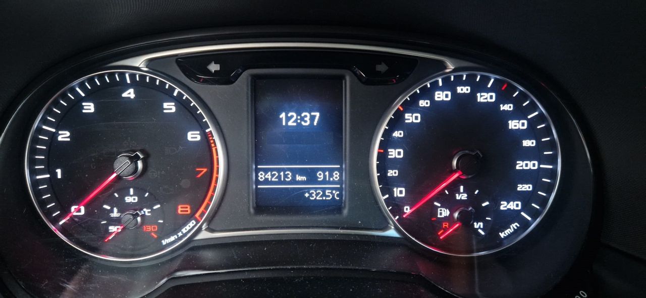 Audi A1 1.0 TFSI 95CV DESIGN - Foto 14