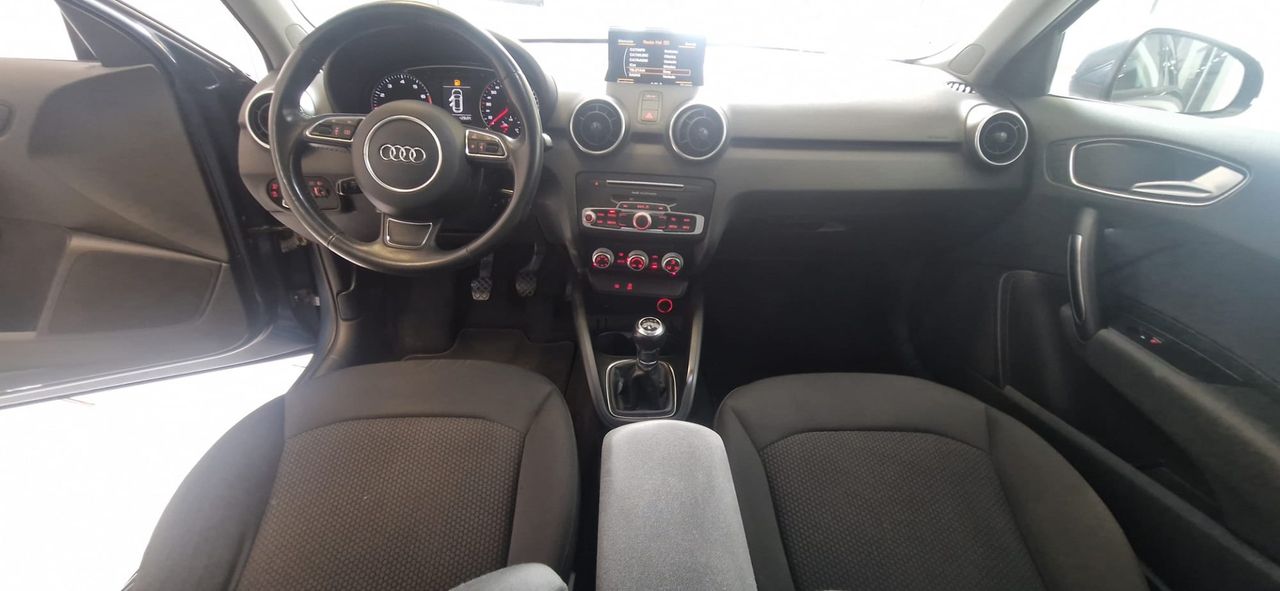 Audi A1 1.0 TFSI 95CV DESIGN - Foto 11
