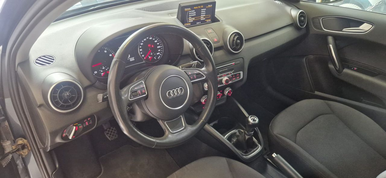 Audi A1 1.0 TFSI 95CV DESIGN - Foto 7