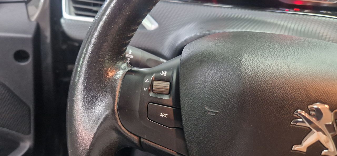 Peugeot 2008 1.5 HDI 100CV ULLURE APPLE CAR PLAY - Foto 31