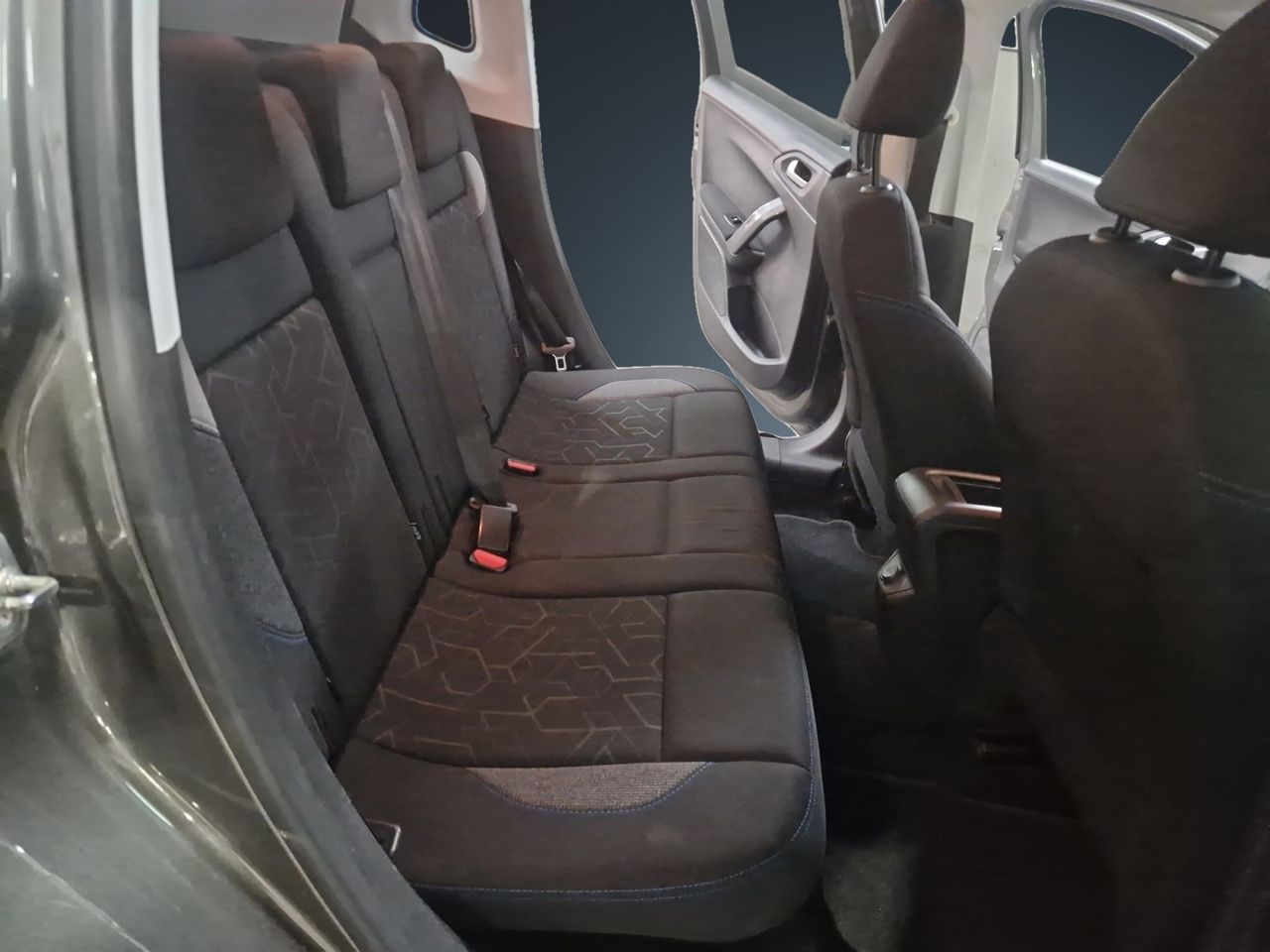 Peugeot 2008 1.5 HDI 100CV ULLURE APPLE CAR PLAY - Foto 12