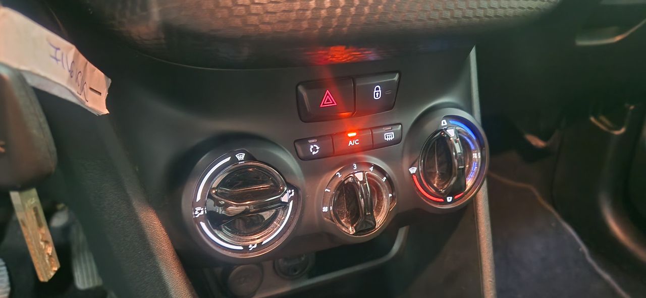 Peugeot 2008 1.5 HDI 100CV ULLURE APPLE CAR PLAY - Foto 29