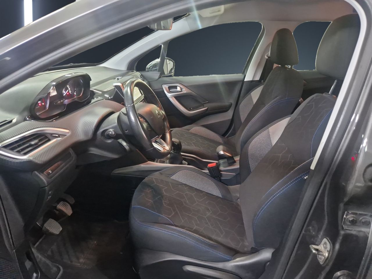 Peugeot 2008 1.5 HDI 100CV ULLURE APPLE CAR PLAY - Foto 8