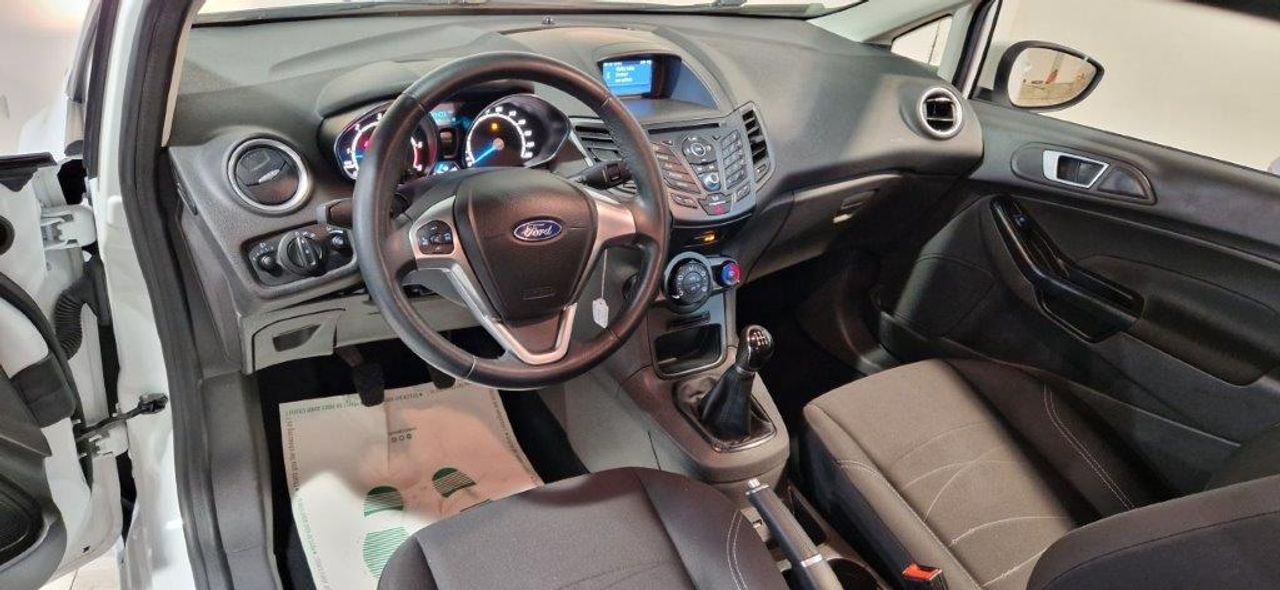 Ford Fiesta 1.5 TDCI 75CV TREND  3 PUERTAS - Foto 5