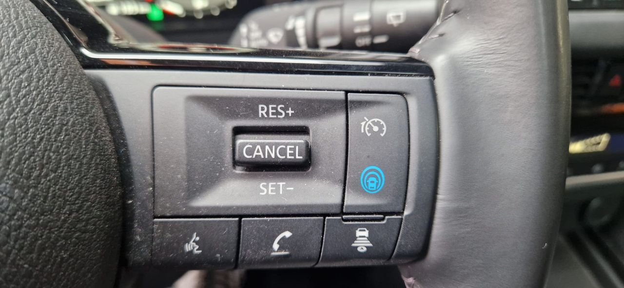 Nissan Qashqai 1.3 DIG-T mHEV 12V Premiere Edition 4x2 140CV - Foto 26