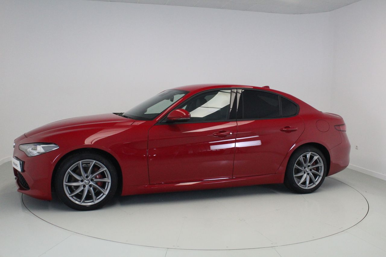 alfa romeo giulia 2023 / foto grande (3)