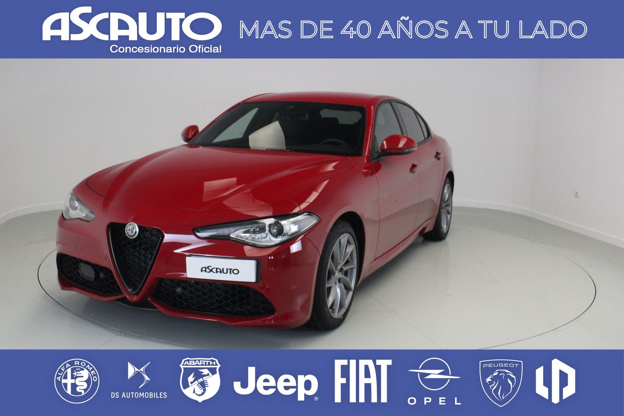 Foto alfa romeo giulia 2023 /