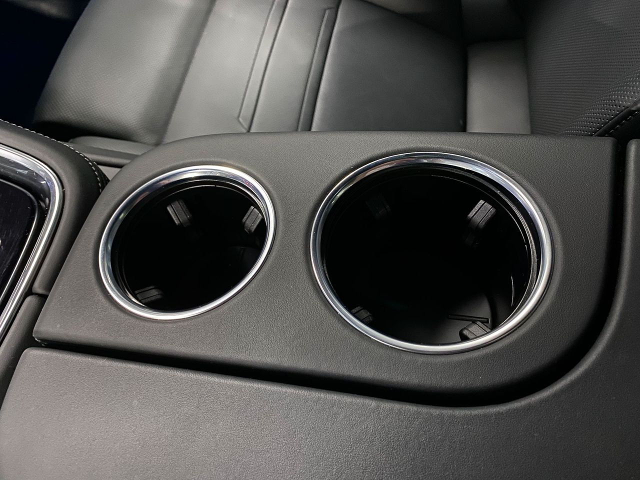 Porsche Panamera 4 e-hybrid  - Foto 24