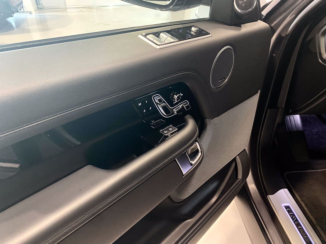 Land-Rover Range Rover VOGUE 3.0 MHEB Etiqueta ECO  - Foto 27