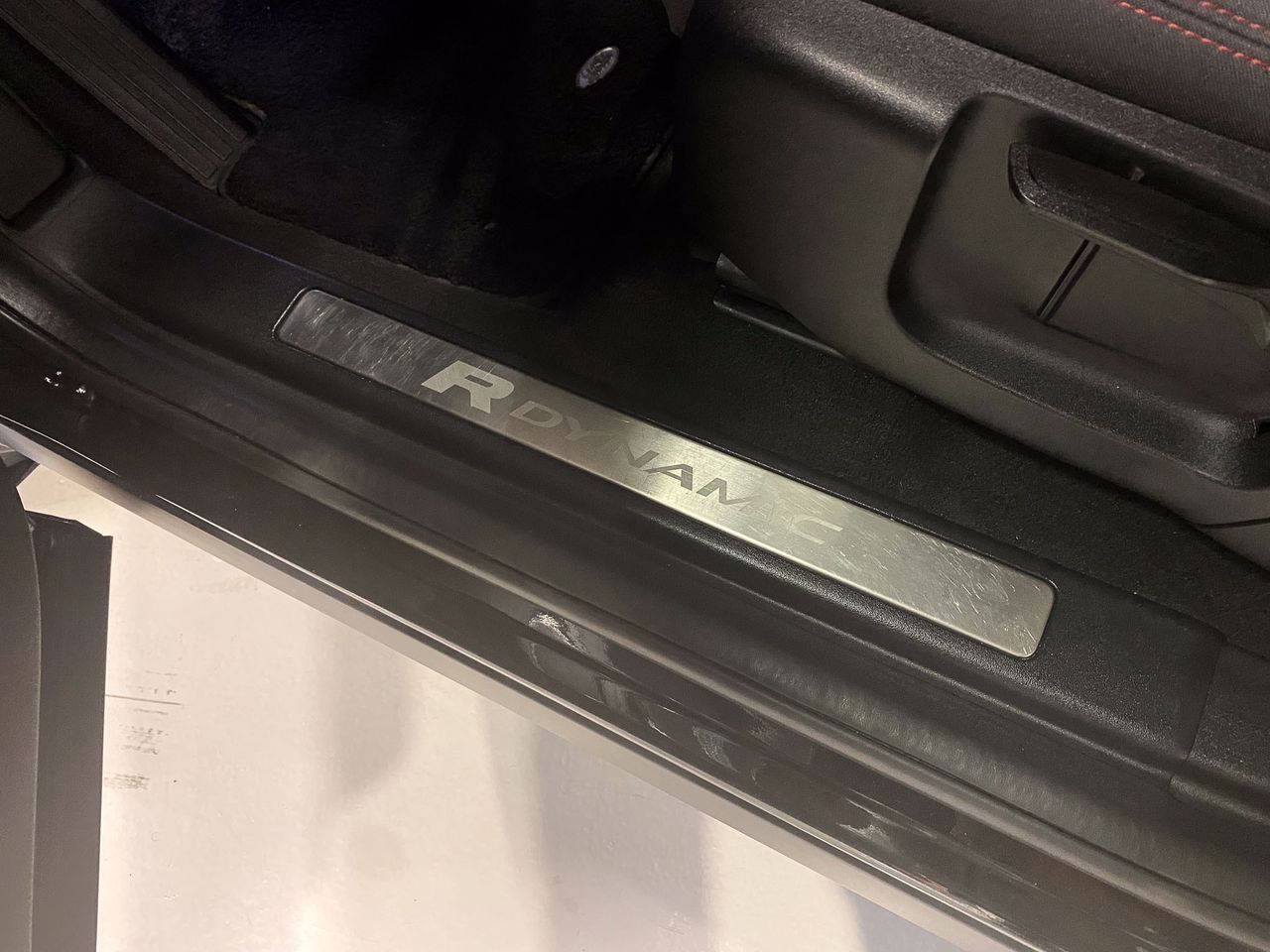 Land-Rover Discovery Sport R Dynamic 7 plazas  - Foto 21