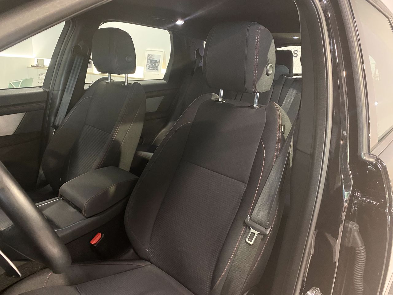 Land-Rover Discovery Sport R Dynamic 7 plazas  - Foto 25