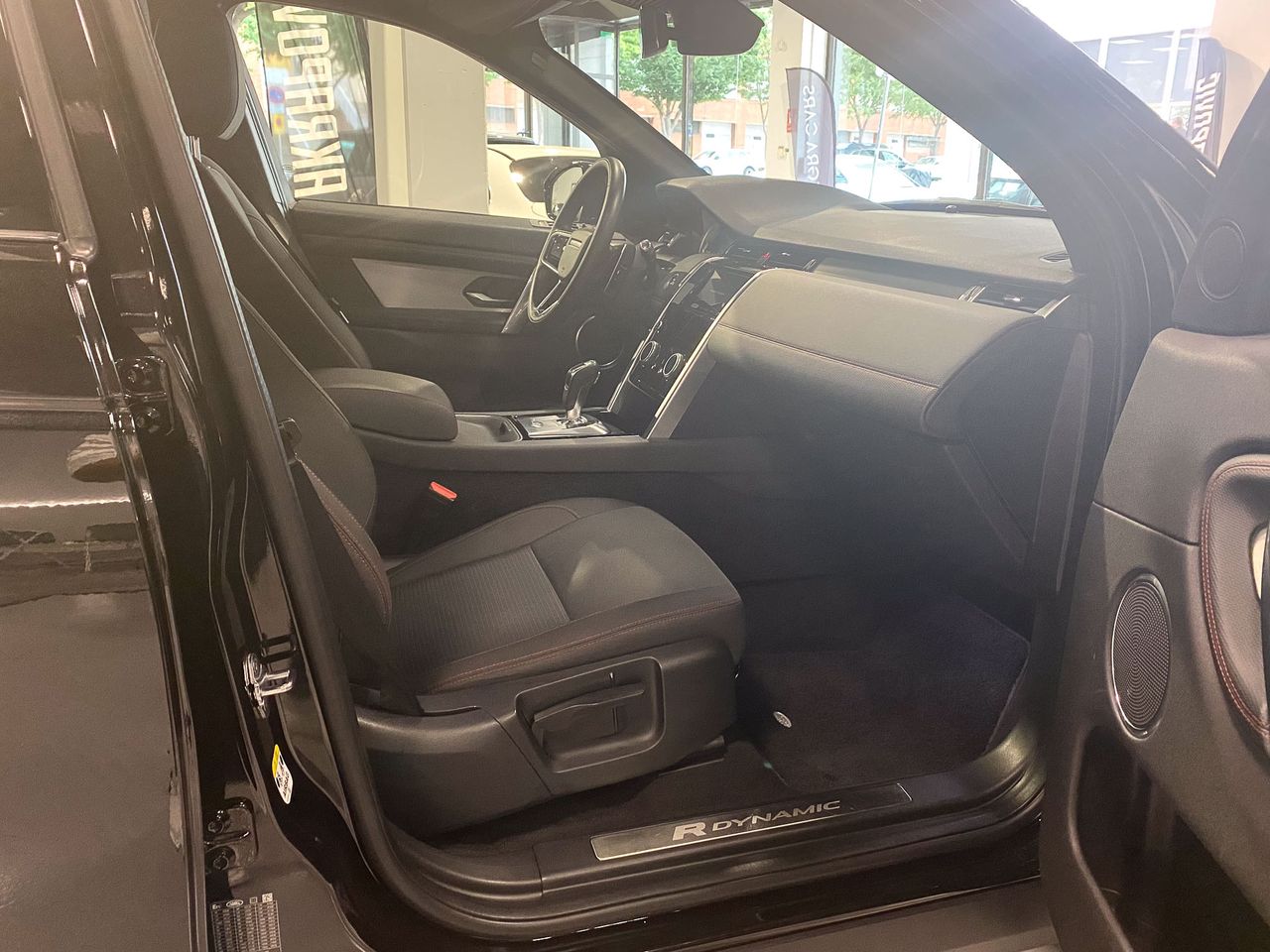 Land-Rover Discovery Sport R Dynamic 7 plazas  - Foto 14