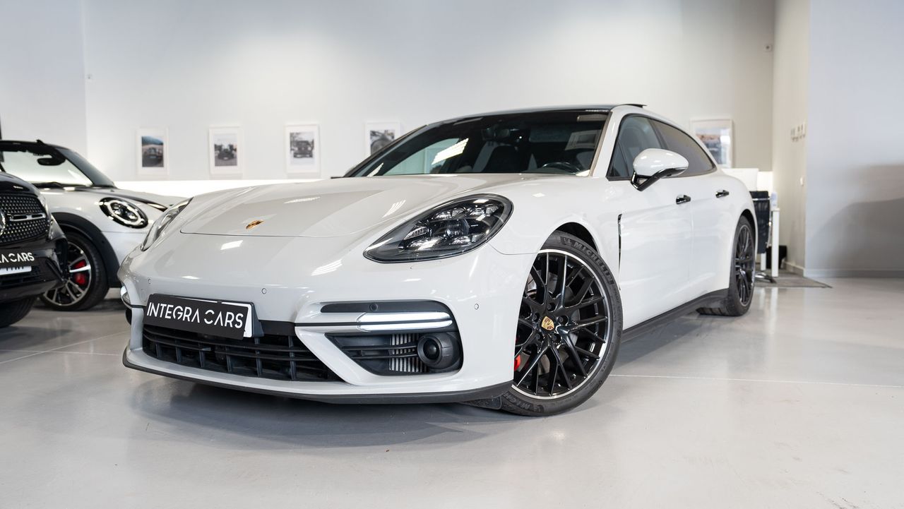 porsche panamera 2018 /