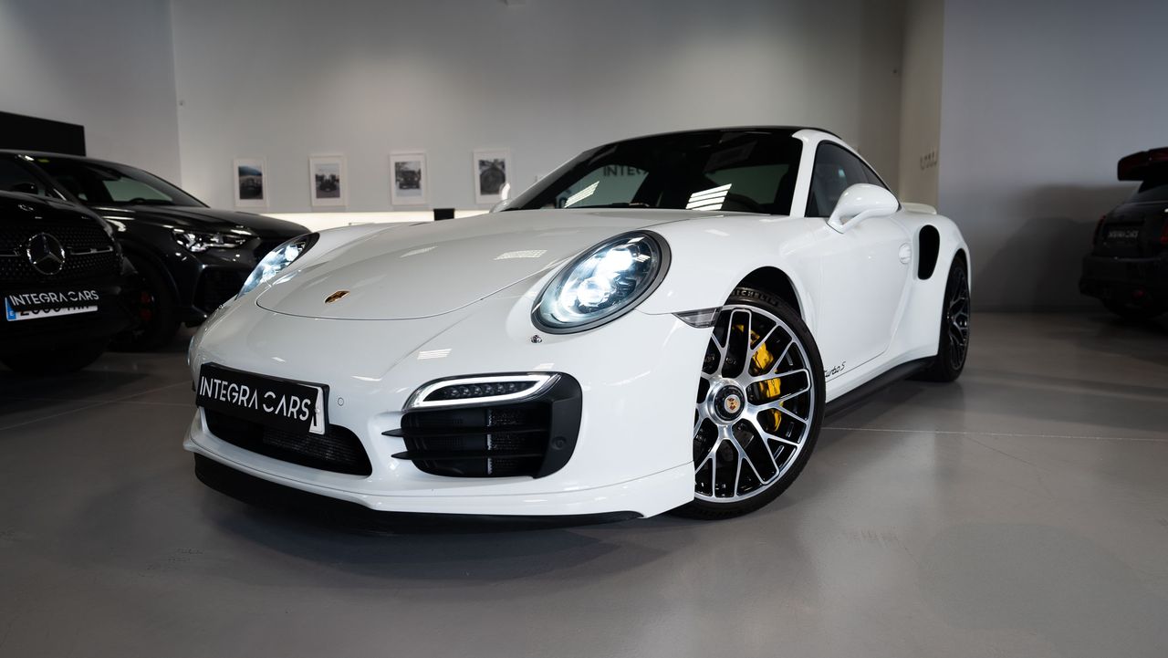 Deposito 30000 litros  de segunda mano - porsche 911 2015 /