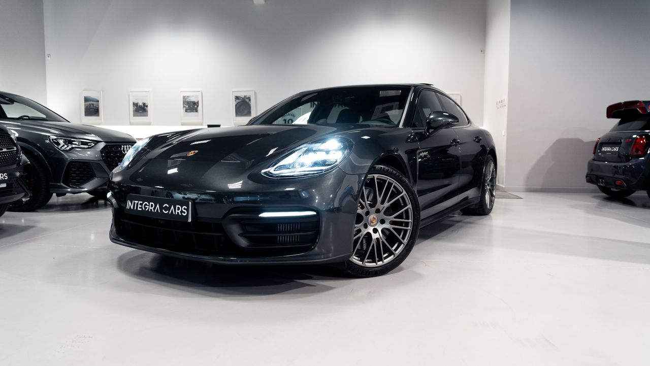 porsche panamera 2023 /