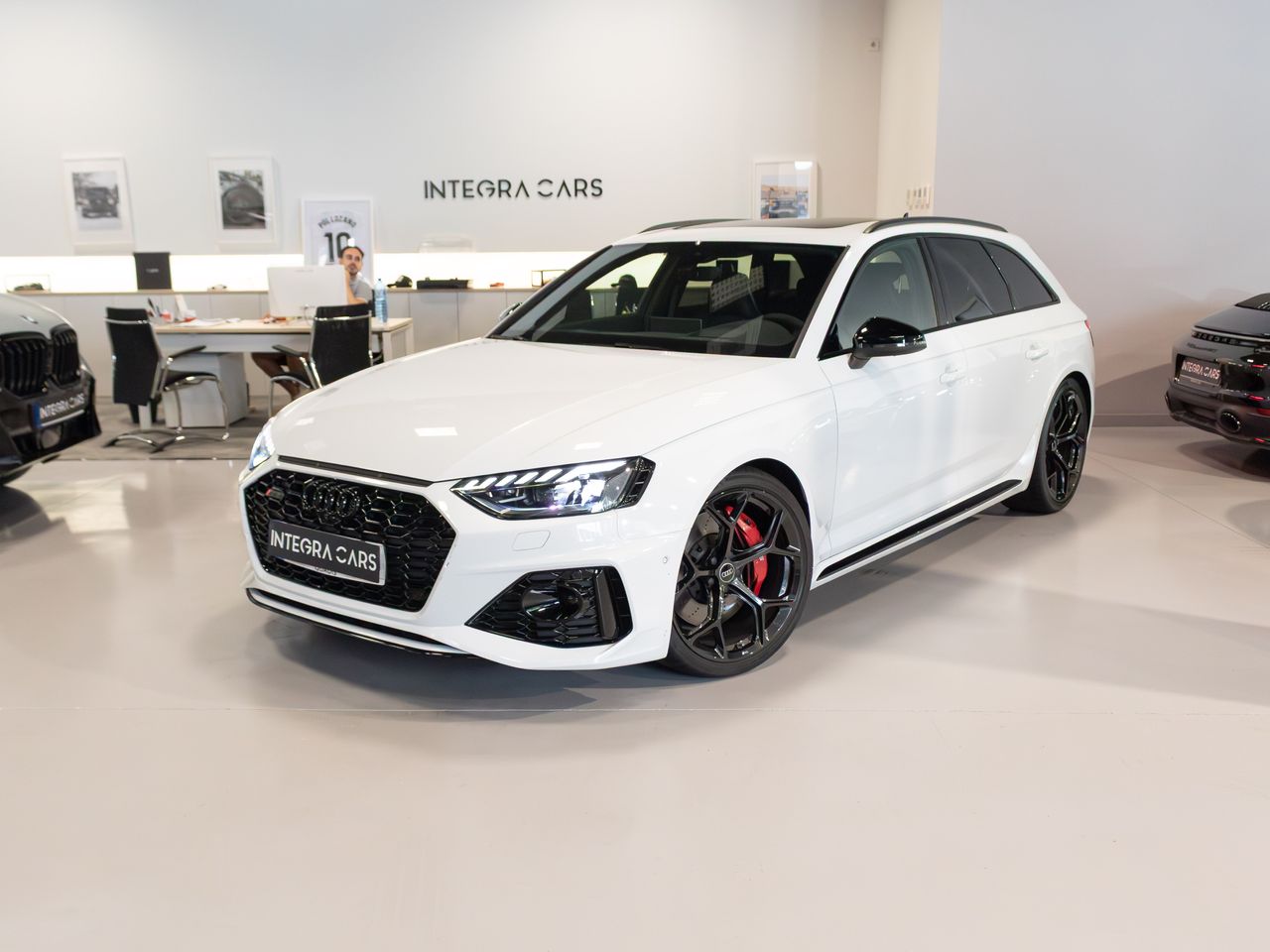 audi rs4 2024 /