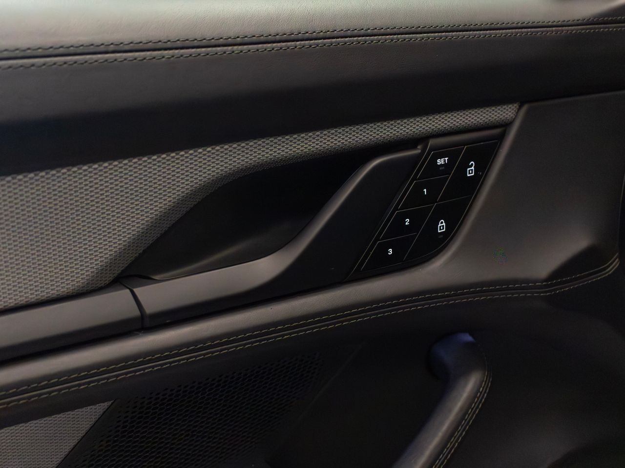 Porsche Taycan Turbo Sport Turismo  - Foto 19