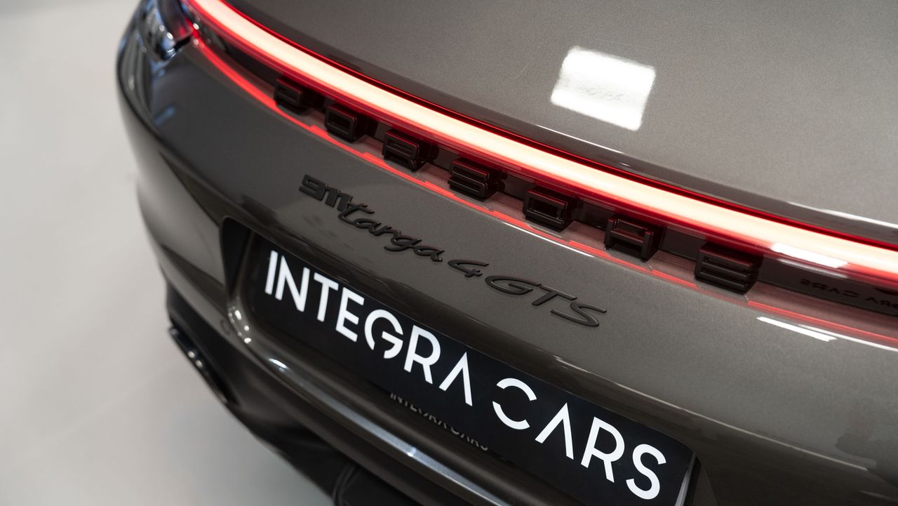Porsche 911 Targa 4 GTS PDK - Foto 53