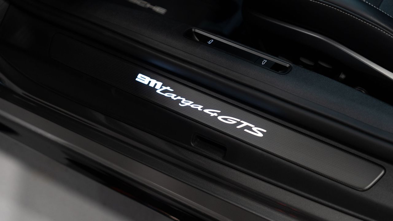 Porsche 911 Targa 4 GTS PDK - Foto 32