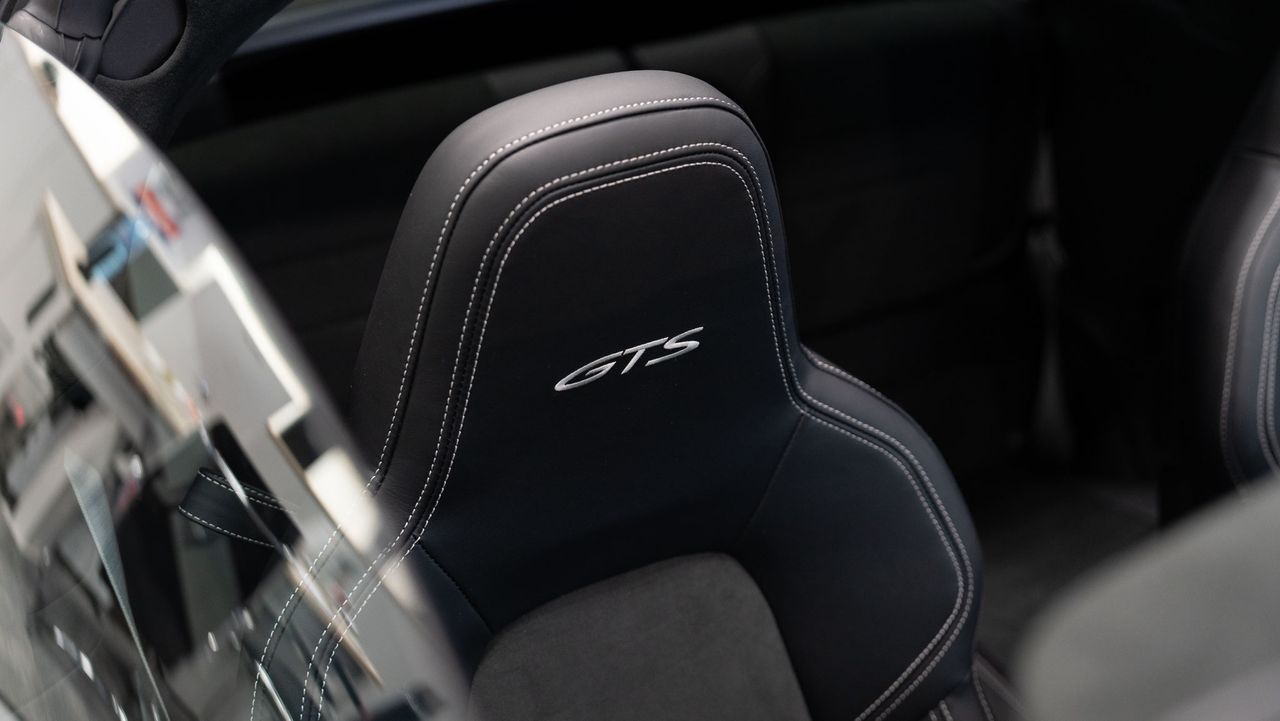 Porsche 911 Targa 4 GTS PDK - Foto 39