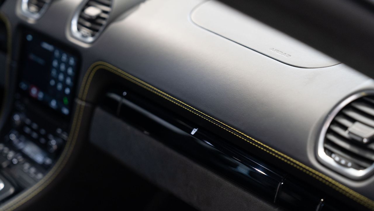 Porsche 718 CAYMAN GT4 - Foto 28