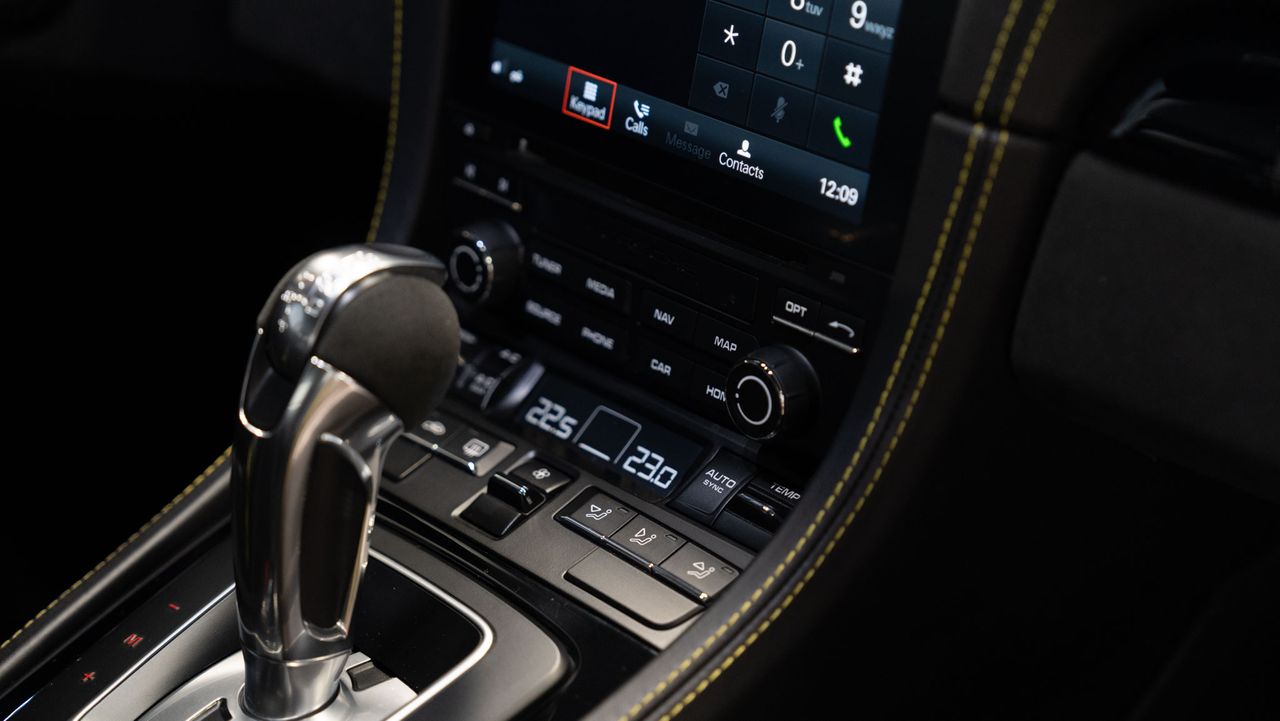 Porsche 718 CAYMAN GT4 - Foto 21