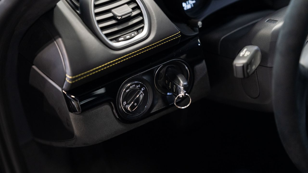 Porsche 718 CAYMAN GT4 - Foto 18