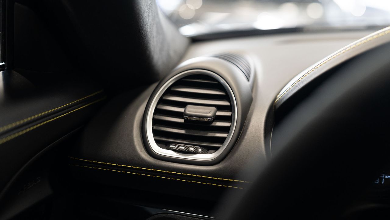 Porsche 718 CAYMAN GT4 - Foto 36