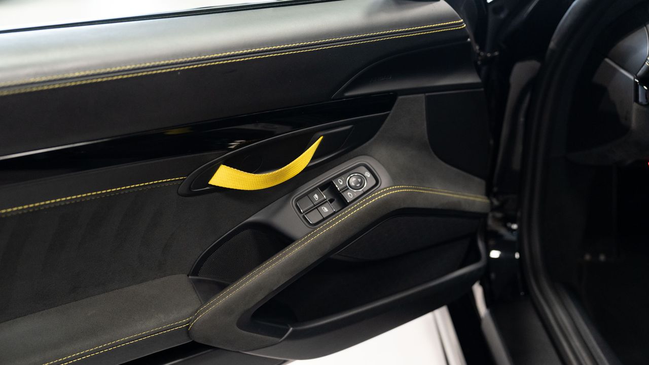 Porsche 718 CAYMAN GT4 - Foto 31