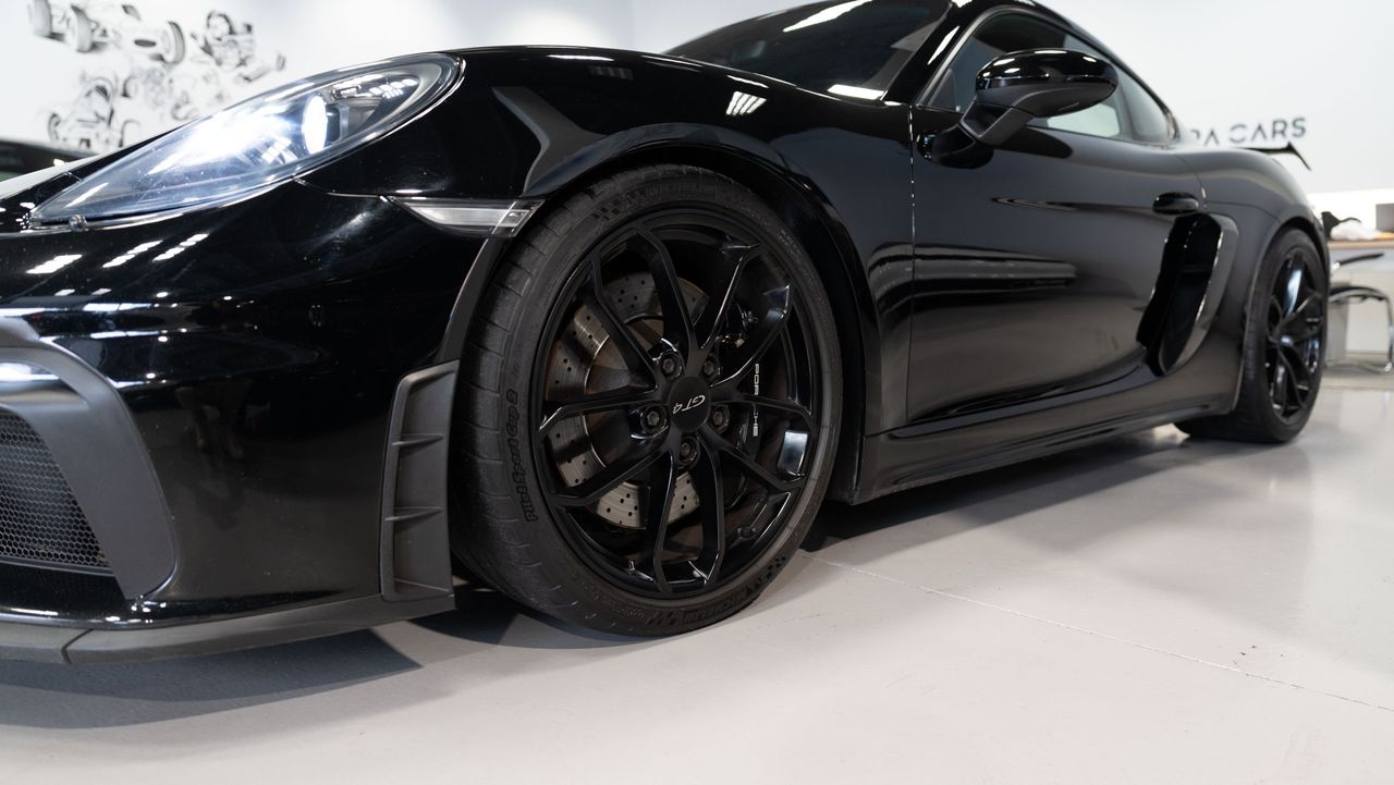 Porsche 718 CAYMAN GT4 - Foto 41