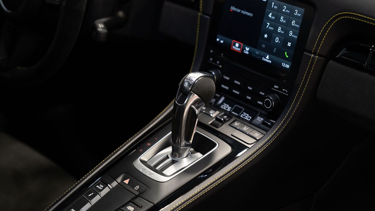 Porsche 718 CAYMAN GT4 - Foto 30