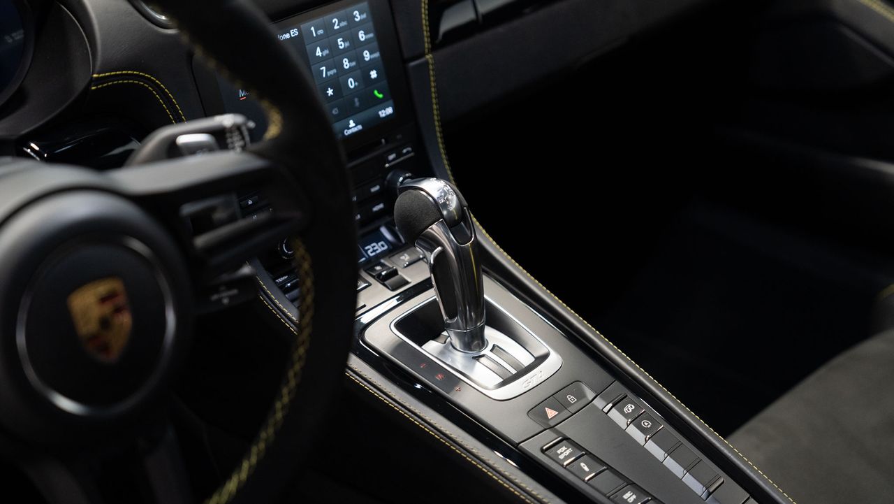 Porsche 718 CAYMAN GT4 - Foto 34