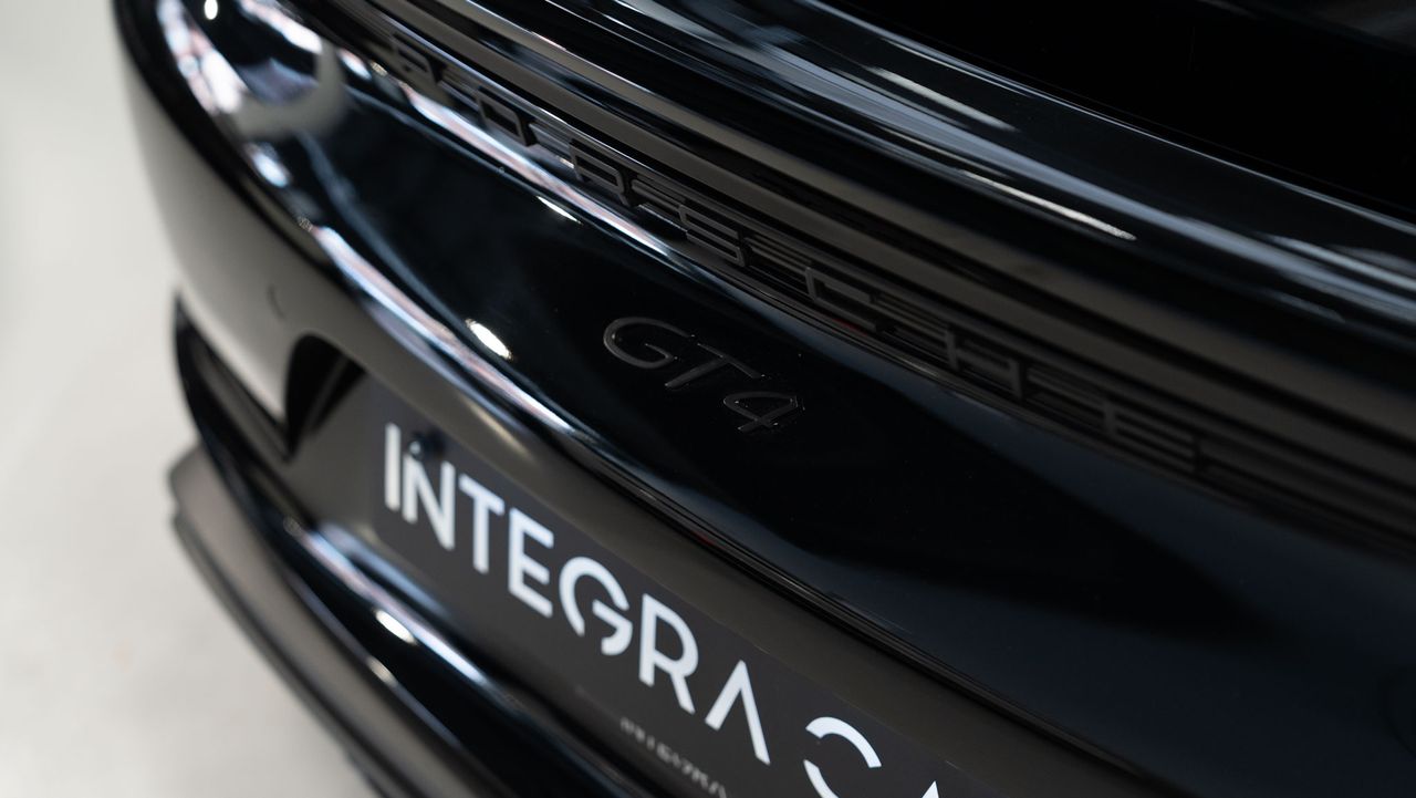 Porsche 718 CAYMAN GT4 - Foto 38