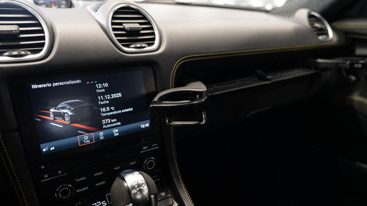 Porsche 718 CAYMAN GT4 - Foto 35