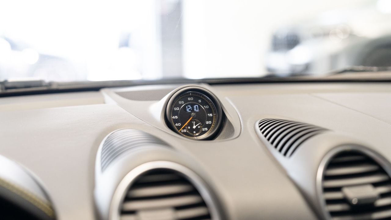 Porsche 718 CAYMAN GT4 - Foto 33