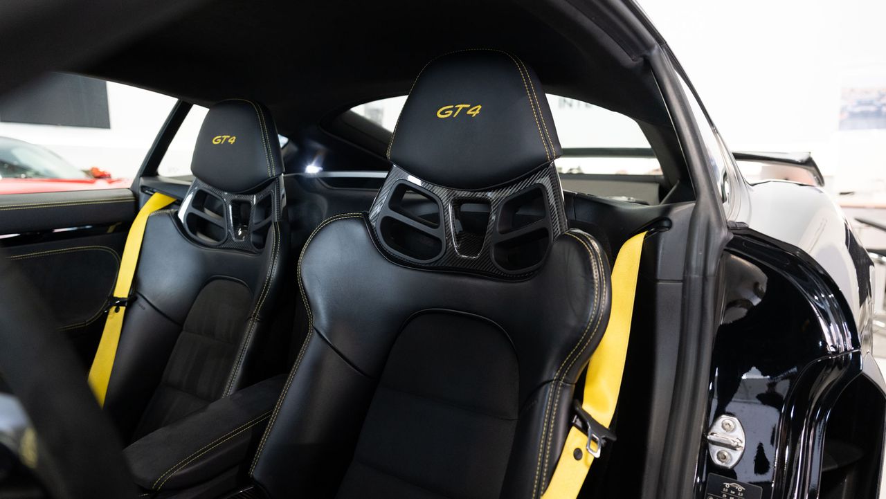 Porsche 718 CAYMAN GT4 - Foto 16
