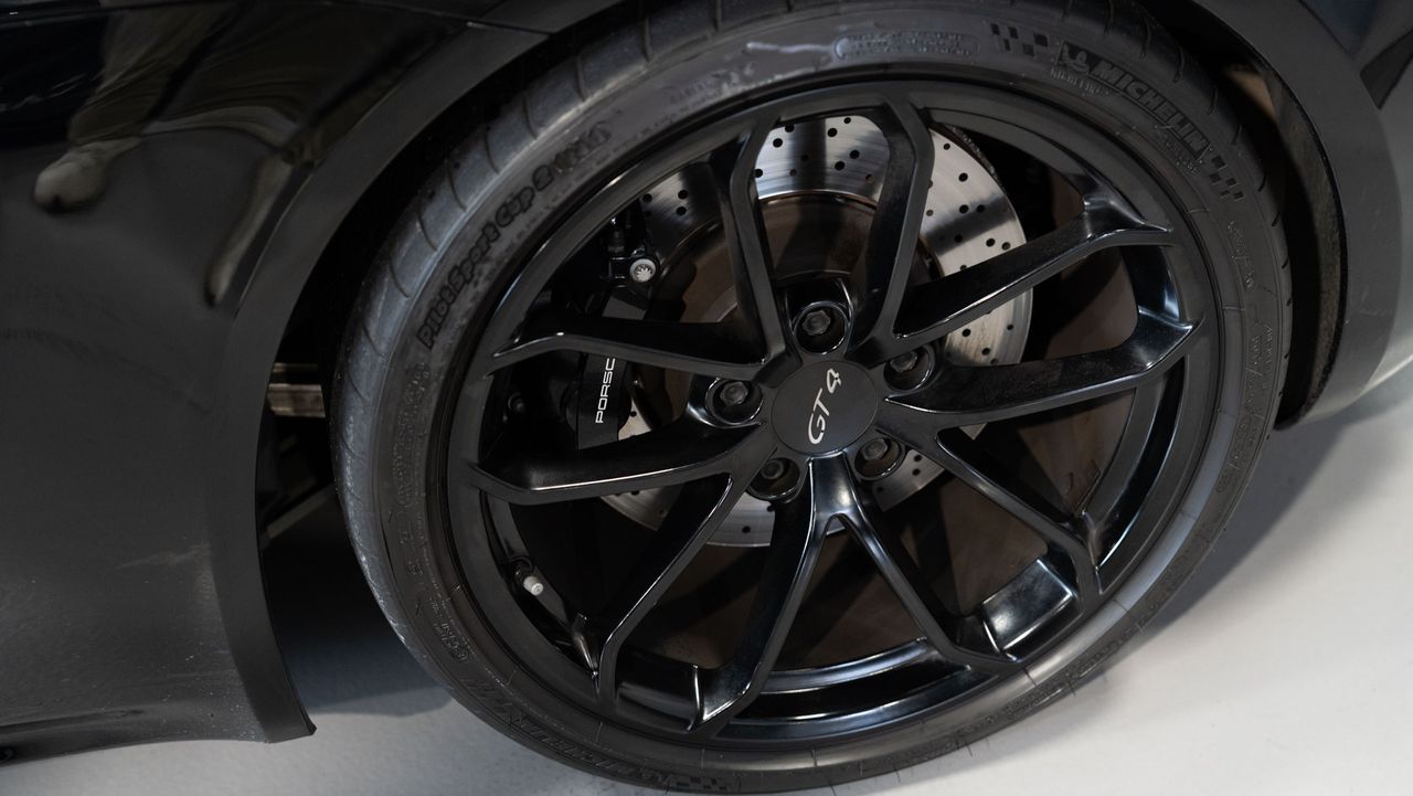 Porsche 718 CAYMAN GT4 - Foto 43