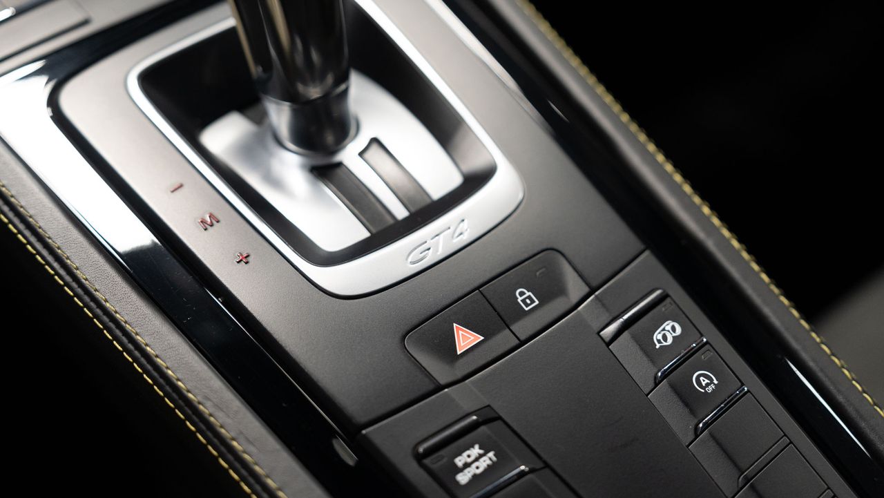 Porsche 718 CAYMAN GT4 - Foto 23