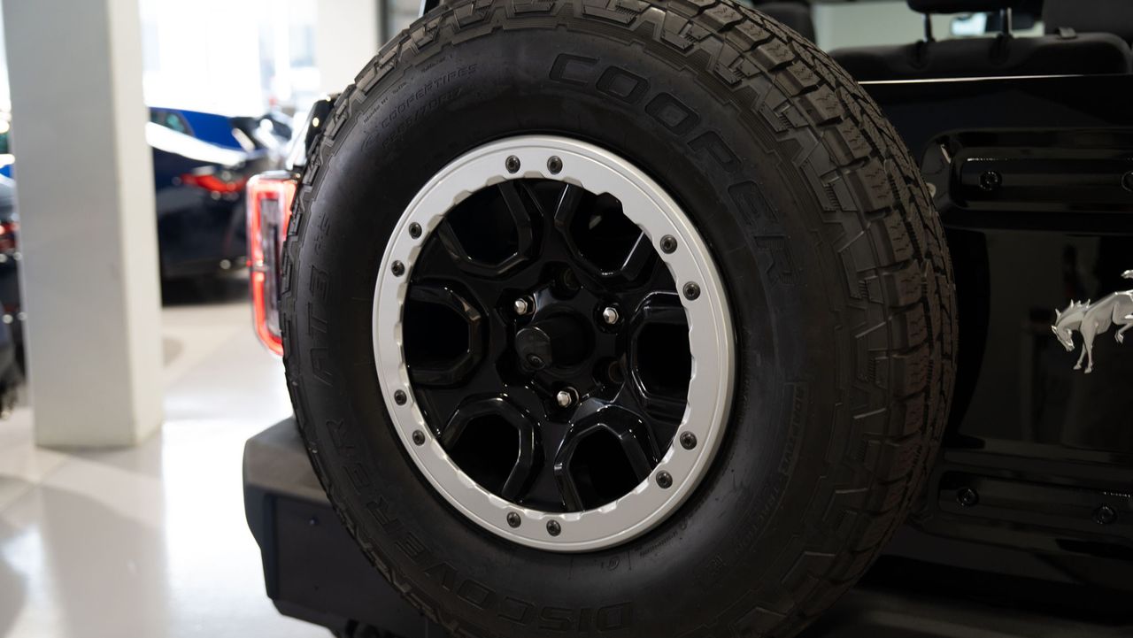 Ford Bronco FORD Bronco Outer Banks 2.7 EcoBoost V6 4x4 In - Foto 47