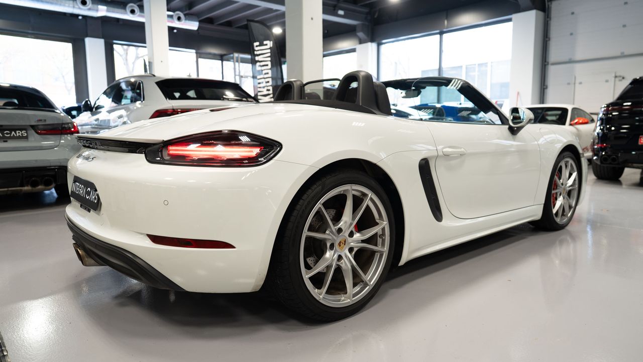 Porsche 718 Boxster S - Foto 12