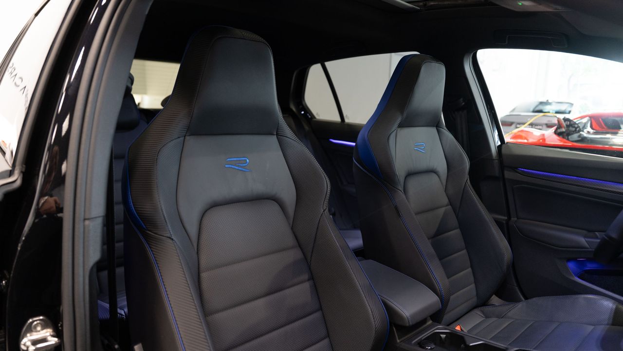 Volkswagen Golf R 20 ANIVERSARIO - Foto 24