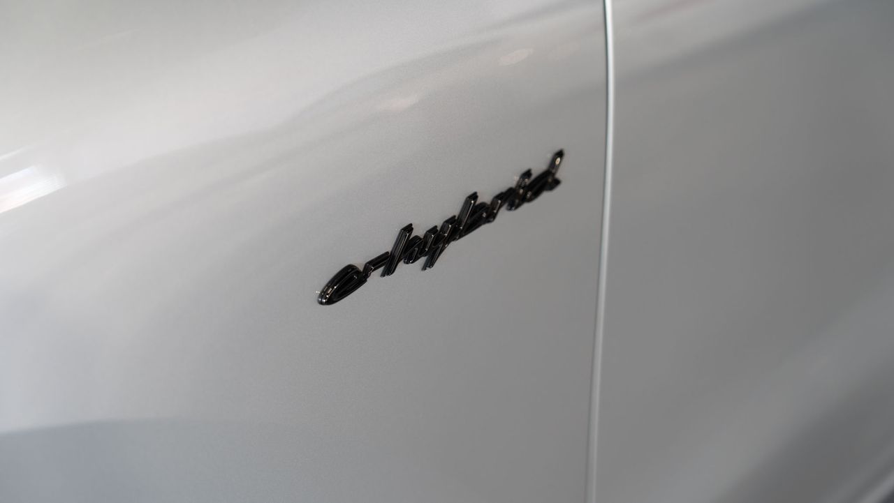 Porsche Cayenne Coupe E-hybrid - Foto 48