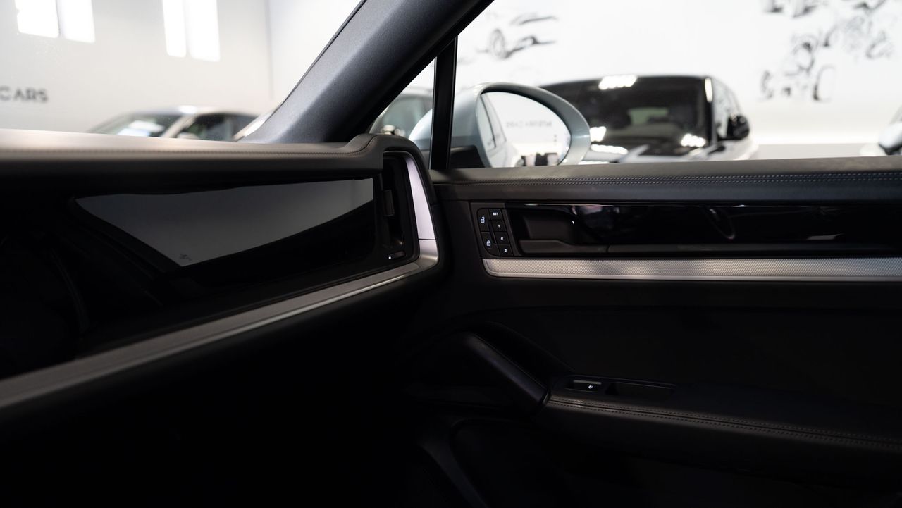 Porsche Cayenne Coupe E-hybrid - Foto 31