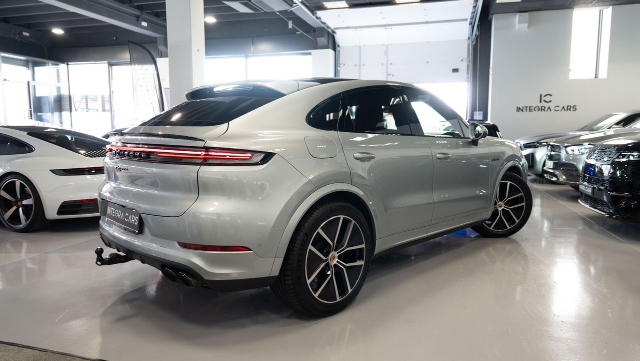 Porsche Cayenne Coupe E-hybrid - Foto 10