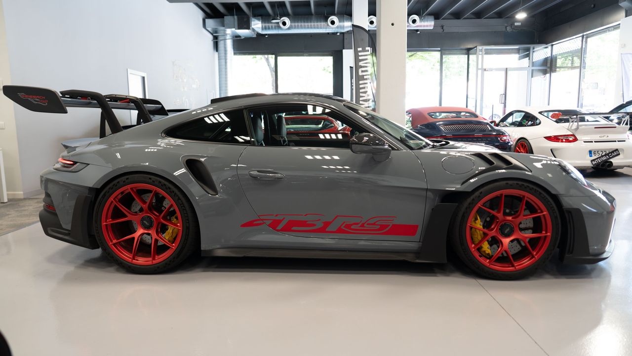 Porsche 911 992 GT3 RS - Foto 16