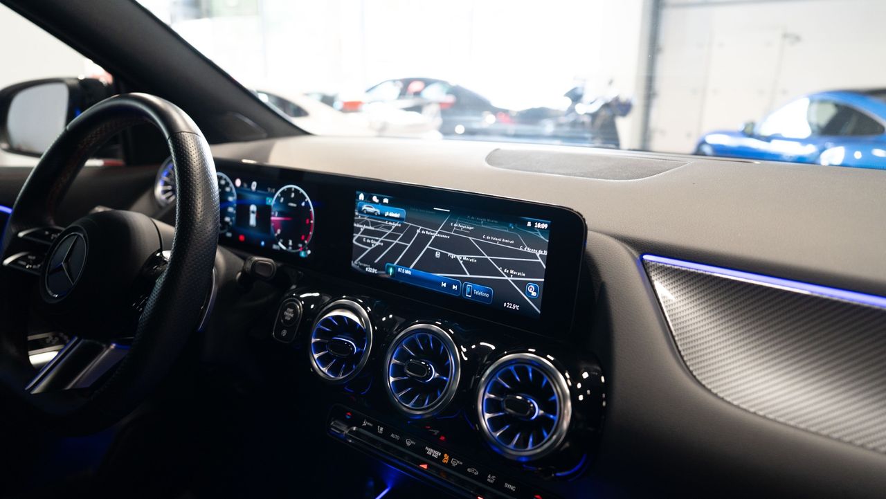 Mercedes GLA 220 d 4MATIC - Foto 15