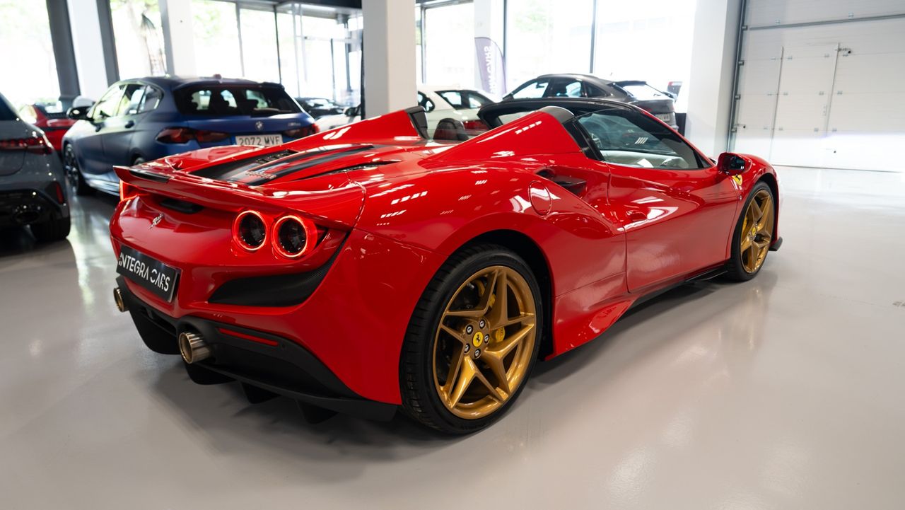 Ferrari F8 Spider - Foto 19