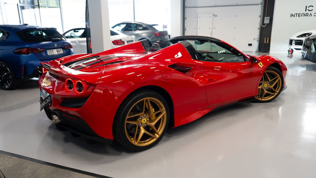 Ferrari F8 Spider - Foto 18