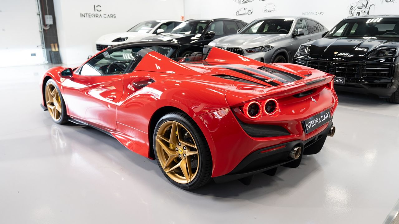 Ferrari F8 Spider - Foto 12